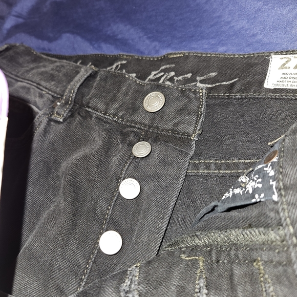 Free People Chewed Up Midrise Straight Jeans in Rugged Black Sizes 27 NWT - Picture 5 of 6